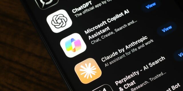 Por qué "La IA es asombrosa" y "La IA es nuestro destino" suenan como lo mismo

 | Tech,AI,Economy,ai,artificial-intelligence,economy,artificial-intelligence-bubble,ai-bubble,doomer,job-loss,job-market,unemployment,changing-workplace-big-bet,tech-jobs,automation