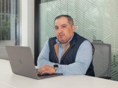 El fundador de una startup explica dónde aprovechar la IA y qué no puede reemplazar
| AI,as-told-to,ai,contributor-2026,agnes-burgess-applegate,manseen-logan,special-projects,the-ai-powered-solopreneur,tiny-teams,edit-series,adobe2026,es-adobe-taips,editorial-sponsorship,isabel-fernandez-pujol,freelance-photography El fundador de una startup explica dónde aprovechar la IA y qué no puede reemplazar
| AI,as-told-to,ai,contributor-2026,agnes-burgess-applegate,manseen-logan,special-projects,the-ai-powered-solopreneur,tiny-teams,edit-series,adobe2026,es-adobe-taips,editorial-sponsorship,isabel-fernandez-pujol,freelance-photography