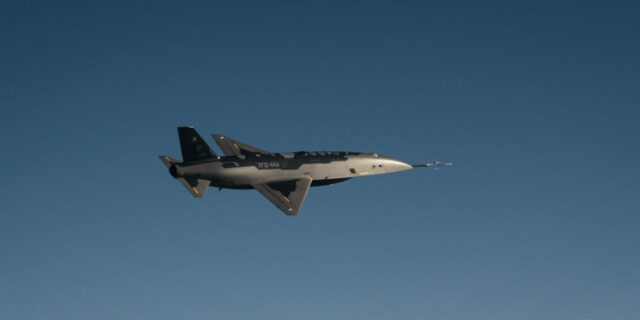 Shield AI Hivemind voló el Anduril Drone Wingman por primera Shield AI Hivemind voló el Anduril Drone Wingman por primera vez
| Military & Defense,defense,air-force,artificial-intelligence,cca,warfare-big-bet