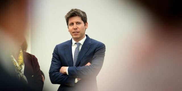 La financiación récord de OpenAI depende de que los rivales La financiación récord de OpenAI depende de que los rivales de Google unan fuerzas
| Tech,AI,openai,google,microsoft,amazon,anthropic,startups,softbank,meta,artificial-intelligence,chat-gpt,gemini,claude,limited-synd,cloud,cloud-computing,gpus,ll-ms,nvidia,ai,funding,venture-capital,big-tech,investment,beacon-industries-big-bet