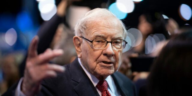 Warren Buffett vendió acciones y acumuló efectivo en las últimas semanas como director ejecutivo de Berkshire

 | Finance,finance,warren-buffett,berkshire-hathaway,earnings-report,stock-portfolio,ma,deals,bargains
