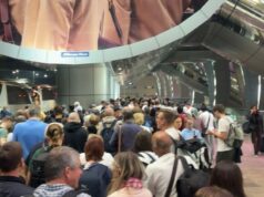 Evacúan el aeropuerto internacional de Dubái tras el atentado
| Travel,Transportation,airlines,air-strike,sensitive-story,iran,dubai Evacúan el aeropuerto internacional de Dubái tras el atentado
| Travel,Transportation,airlines,air-strike,sensitive-story,iran,dubai