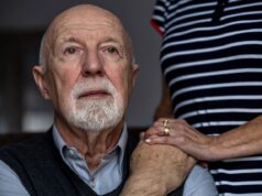 “Mi hermana y yo somos su única familia”: Mi hermano está paranoico y olvidó que vendió su casa. ¿Qué puedo hacer?
| “Mi hermana y yo somos su única familia”: Mi hermano está paranoico y olvidó que vendió su casa. ¿Qué puedo hacer?
|