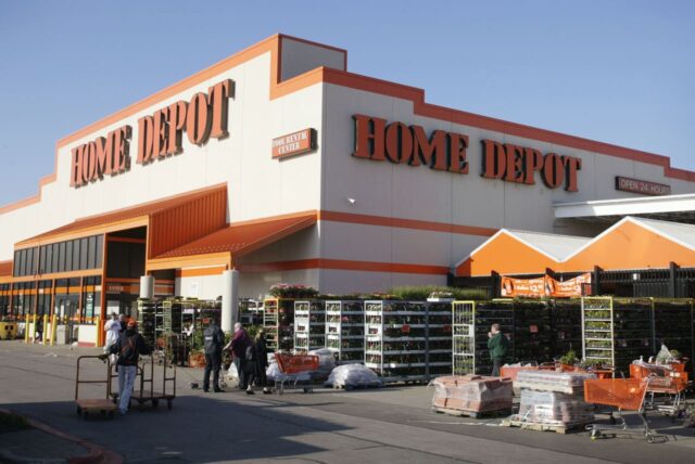 Las acciones de Home Depot suben a medida que el Las acciones de Home Depot suben a medida que el crecimiento sorpresa de las ventas muestra signos de recuperación
|