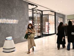 Sí, los consumidores chinos están consumiendo nuevamente. Simplemente no es su prioridad número uno en estos días.
| Sí, los consumidores chinos están consumiendo nuevamente. Simplemente no es su prioridad número uno en estos días.
|