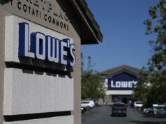 Las acciones de Lowe’s caen después de que el minorista de mejoras para el hogar advirtiera sobre la «incertidumbre constante» en la categoría
| Las acciones de Lowe's caen después de que el minorista de mejoras para el hogar advirtiera sobre la "incertidumbre constante" en la categoría
|