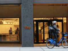 Etsy está vendiendo Depop a eBay a un precio reducido, en la última medida para centrarse en lo esencial. Ambas acciones se recuperan.
| Etsy está vendiendo Depop a eBay a un precio reducido, en la última medida para centrarse en lo esencial. Ambas acciones se recuperan.
|