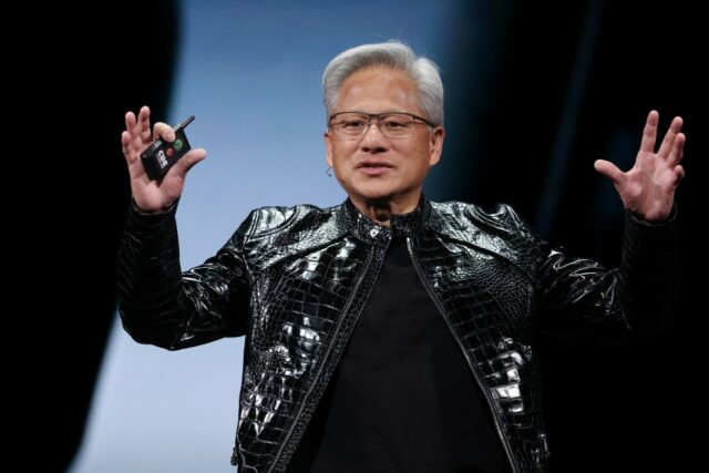 Jensen Huang de Nvidia es el último director ejecutivo de tecnología en elogiar el potencial de los centros de datos en el espacio

 | 