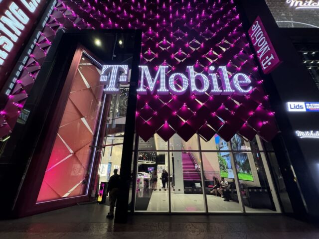Las acciones de T-Mobile suben después de las ganancias. Esto es lo que impresiona a Wall Street.

 | 