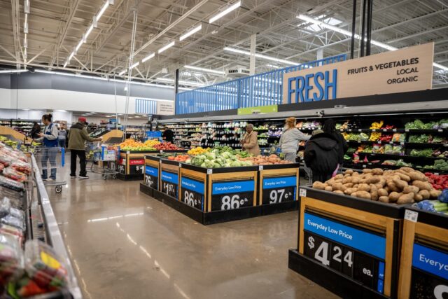 Los datos internos del Bank of America muestran que la clase media ahora está sintiendo las consecuencias de una economía en forma de K.

 | 