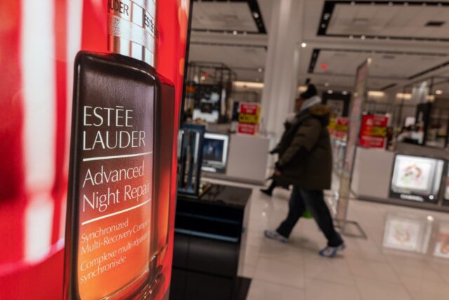 Las acciones de Estée Lauder son las de peor desempeño en el S&P 500 hoy en día, ya que los inversores apuestan por ganancias mucho mayores.

 | 