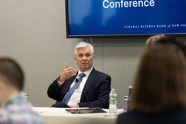 Waller de la Fed dice que el próximo informe de empleo, no el fallo de la Corte Suprema, impulsará la decisión sobre las tasas de interés de marzo

 | 