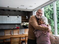 Mi marido, de 73 años, quiere vender nuestro alquiler de 300.000 dólares y comprar una anualidad. ¿Es esto sabio?
| Mi marido, de 73 años, quiere vender nuestro alquiler de 300.000 dólares y comprar una anualidad. ¿Es esto sabio?
|