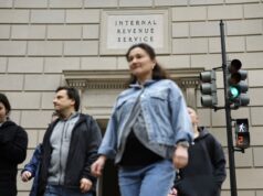 Los reembolsos de impuestos aumentaron este año a un promedio de $2,290, según cifras preliminares del IRS. ¿Cómo se compara?
| Los reembolsos de impuestos aumentaron este año a un promedio de $2,290, según cifras preliminares del IRS. ¿Cómo se compara?
|