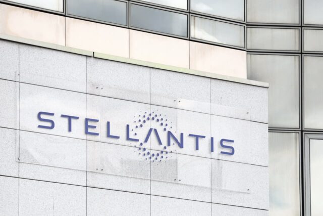 El fabricante de Jeep Stellantis sufre una pérdida de 26.000 millones de dólares debido a un error de cálculo de la demanda de vehículos eléctricos

 | 