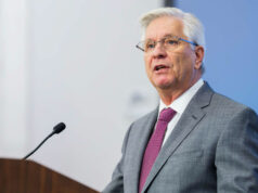 El gobernador de la Fed, Waller, insta a tener precaución en este momento; descuentos posibles más adelante en el año
| El gobernador de la Fed, Waller, insta a tener precaución en este momento; descuentos posibles más adelante en el año
|