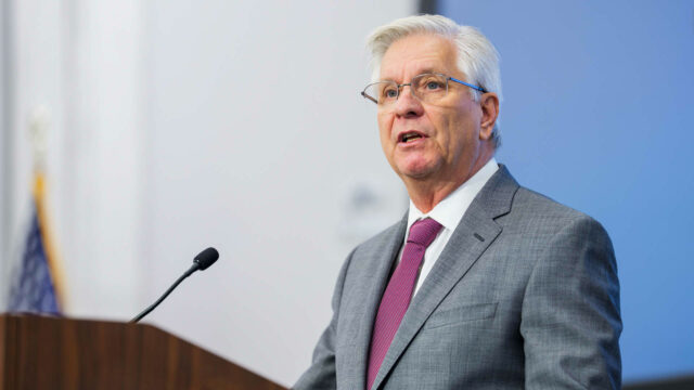 El gobernador de la Fed, Waller, insta a tener precaución en este momento; descuentos posibles más adelante en el año

 | 