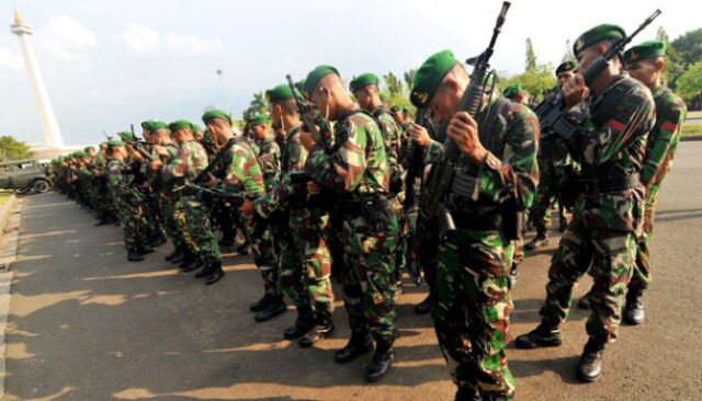 Ministerio de Defensa limitará los coches oficiales para ahorrar combustible

 | 