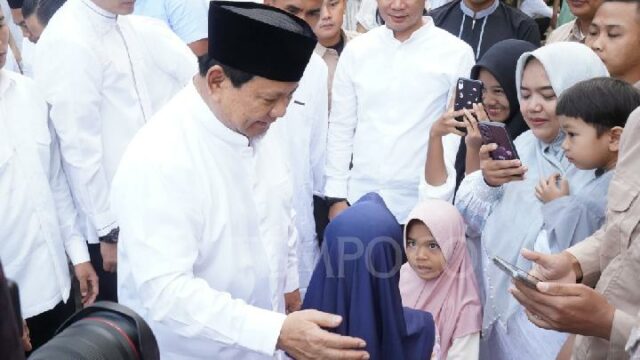 Prabowo Eid Safari en Sumatra del Norte y Aceh

 | 