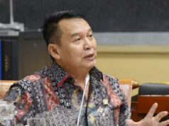 TB Hasanuddin dijo que Prabowo quería convertirse en mediador entre Estados Unidos e Irán
| TB Hasanuddin dijo que Prabowo quería convertirse en mediador entre Estados Unidos e Irán
|