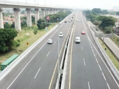 76.000 vehículos salen de Yakarta por la autopista MBZ
| 76.000 vehículos salen de Yakarta por la autopista MBZ
|