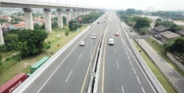 76.000 vehículos salen de Yakarta por la autopista MBZ

 | 