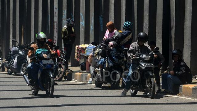 Los motociclistas dominan la carretera Cirebon Pantura

 | 