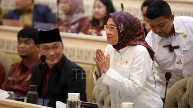 Explicación del gobierno sobre jornada laboral de la FMH para la ASN

 | 