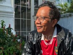 Mahfud sospecha que hay algo grave detrás del estado de alerta del TNI 1
| Mahfud sospecha que hay algo grave detrás del estado de alerta del TNI 1
|