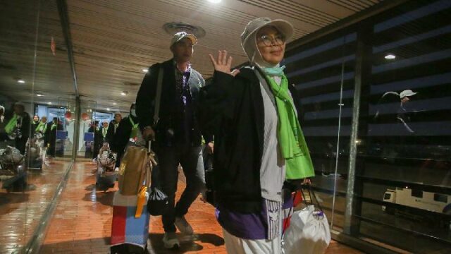 10.060 peregrinos de la Umrah llegan a Indonesia tras la 10.060 peregrinos de la Umrah llegan a Indonesia tras la guerra en Oriente Medio
|