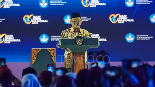 Abdul Mu'ti explica los desafíos de restringir las redes sociales para los niños

 | 