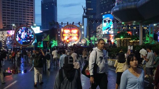 Sudirman-Thamrin se convierte en una zona nocturna sin coches durante Takbiran

 | 