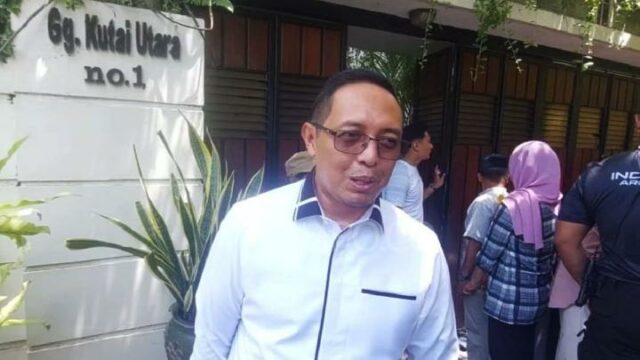 Prabowo convoca al palacio al ex PCO Hasan Nasbi

 | 