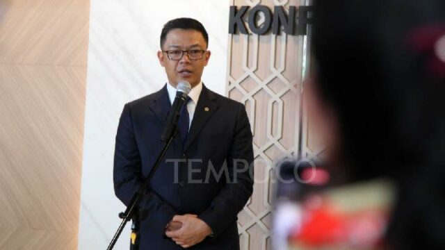 Ministro de Asuntos Exteriores Sugiono: El gobierno evacuará a 15 ciudadanos indonesios de Irán

 | 