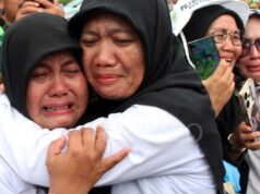 Cumbre Nacional: Los salarios de los docentes caen hasta que los estudiantes de UI se defienden
| Cumbre Nacional: Los salarios de los docentes caen hasta que los estudiantes de UI se defienden
|