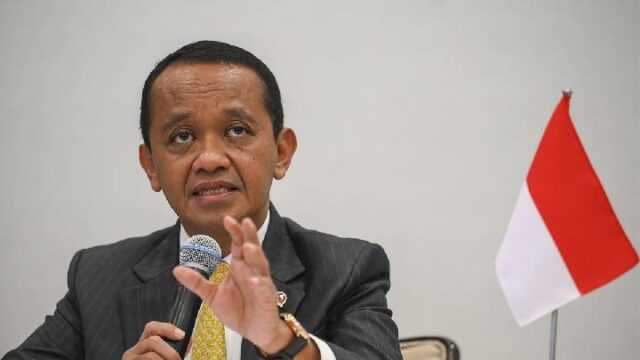 Bahlil: Hay suficientes existencias de combustible, la gente no tiene que entrar en pánico para comprar

 | 