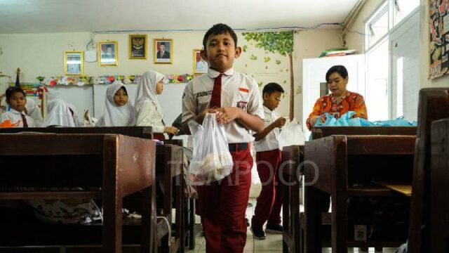 Istiqlal Id Prayer Khatib menciona MBG durante el sermón

 | 