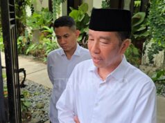 Discutiendo sobre las condiciones geopolíticas, Jokowi llega al palacio esta noche
| Discutiendo sobre las condiciones geopolíticas, Jokowi llega al palacio esta noche
|