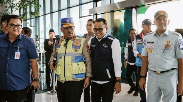 Kakorlantas comprueba las rutas de regreso y la ASDP refuerza Kakorlantas comprueba las rutas de regreso y la ASDP refuerza los servicios antes del Eid
|