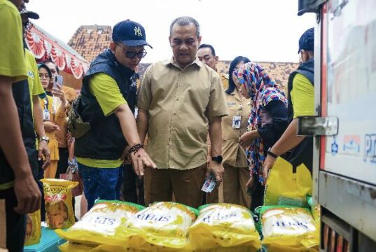 El gobierno provincial de Java Central intensifica un programa de alimentos sencillos y baratos
| El gobierno provincial de Java Central intensifica un programa de alimentos sencillos y baratos
|