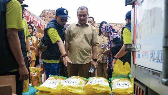 El gobierno provincial de Java Central intensifica un programa de alimentos sencillos y baratos

 | 