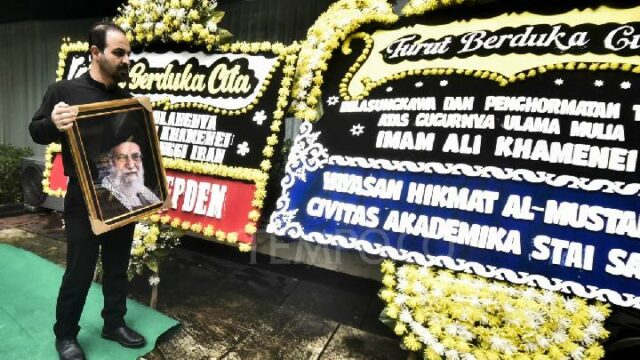 El diputado del PKS pide a Prabowo que transmita sus condolencias a Irán

 | 