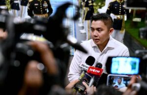 El secretario del Gabinete, Teddy, habla de que Indonesia se hunde en el caos: todo está bajo control
| Prabowo se reúne con el Viceprimer Ministro australiano y discute ¿qué?
|