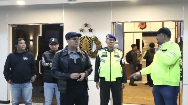 El presidente del DPRD de Bogor Regency apoya las patrullas de Porkopimda en el mes del Ramadán

 | 