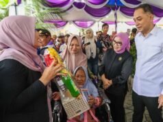 Garage Day Surabaya distribuye ayuda a 7.250 familias
| Garage Day Surabaya distribuye ayuda a 7.250 familias
|