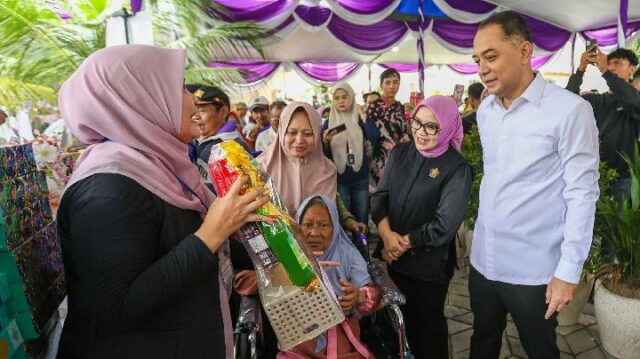 Garage Day Surabaya distribuye ayuda a 7.250 familias

 | 