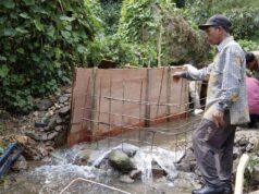 El pozo Dompet Dhuafa Waqf acelera la recuperación de agua potable en el centro de Aceh
| El pozo Dompet Dhuafa Waqf acelera la recuperación de agua potable en el centro de Aceh
|
