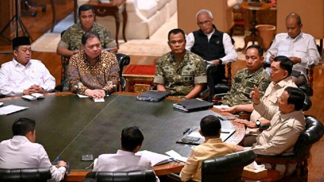 Prabowo invita a todos los ministros a una reunión de Gabinete en Palacio

 | 