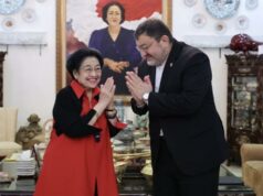 Megawati da la bienvenida al nuevo líder iraní Mojtaba Khamenei
| Megawati da la bienvenida al nuevo líder iraní Mojtaba Khamenei
|