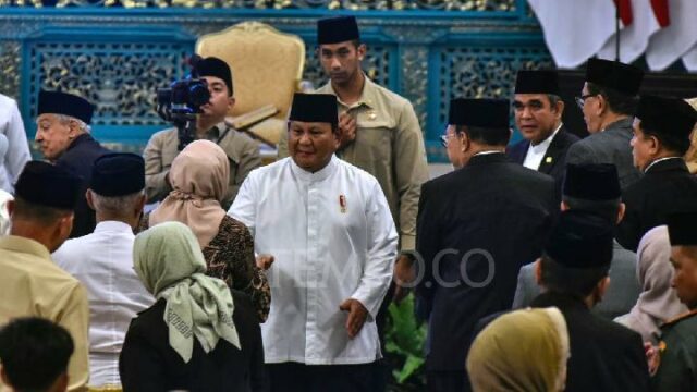 Prabowo pide oraciones para poder superar las dificultades

 | 